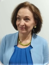 Ujlakiné Kapusy Adrienne ügyfélkapcsolati menedzser munkahelyet keres